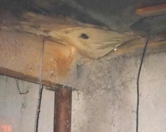 C:\Users\Owner\Desktop\pics for airflow article\dryer vent in crawl space.jpg