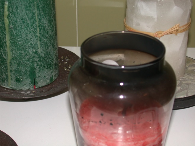 C:\Users\Owner\Desktop\pics for density article\Jar candle w soot Clancey 5069.JPG