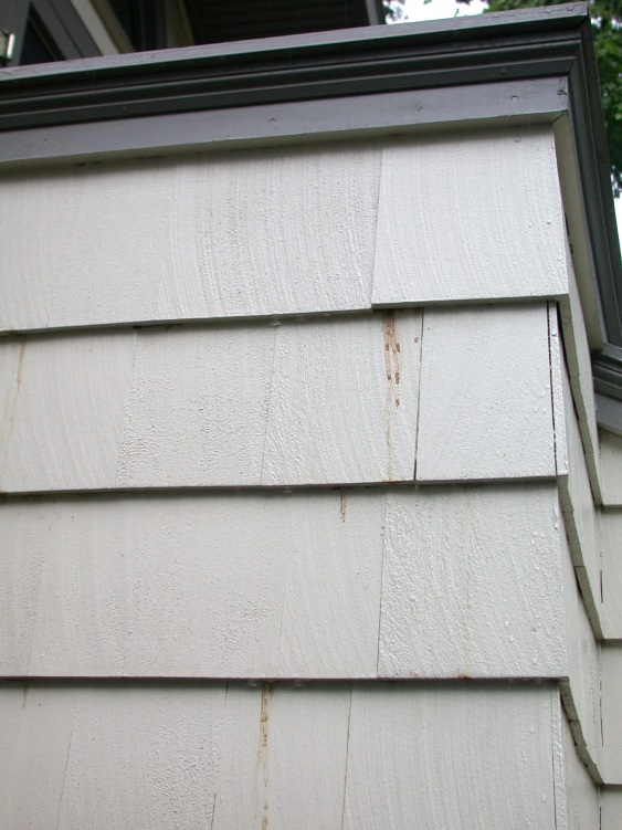 \\JEFF-PC\Users\jeff\Documents\Siding photos\2567 Extractive stains from flat rail joint leak.JPG